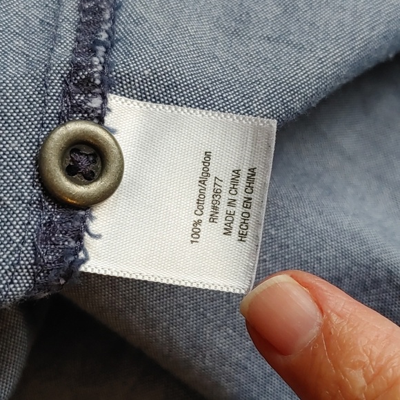 St. John's Bay Woman Button Down Ling Sleeve Denim Top Size 2X - Picture 9 of 12